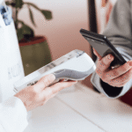 Mobiles VR Payment Kartenterminal bei der Smartphone Zahlung